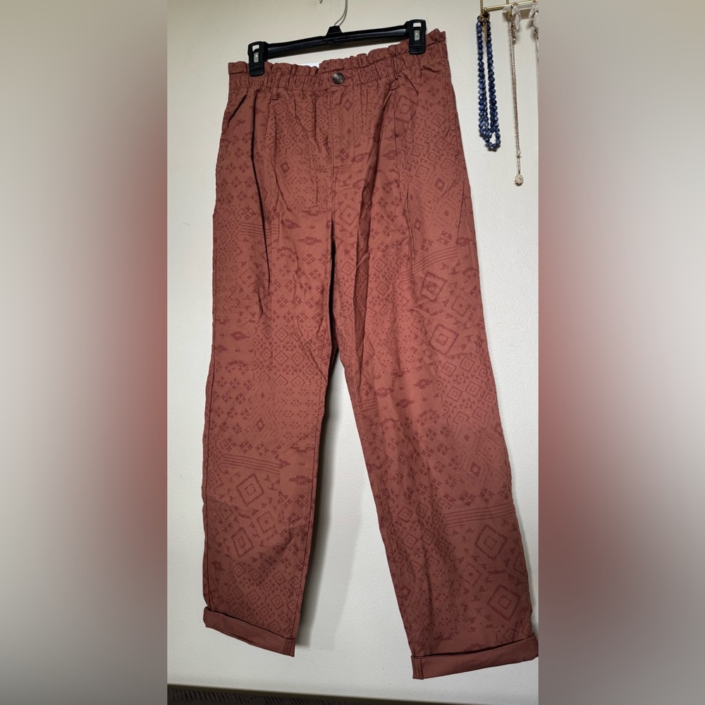 Sonoma Tapered Crop Pants Rust Brown Geo Print Medium